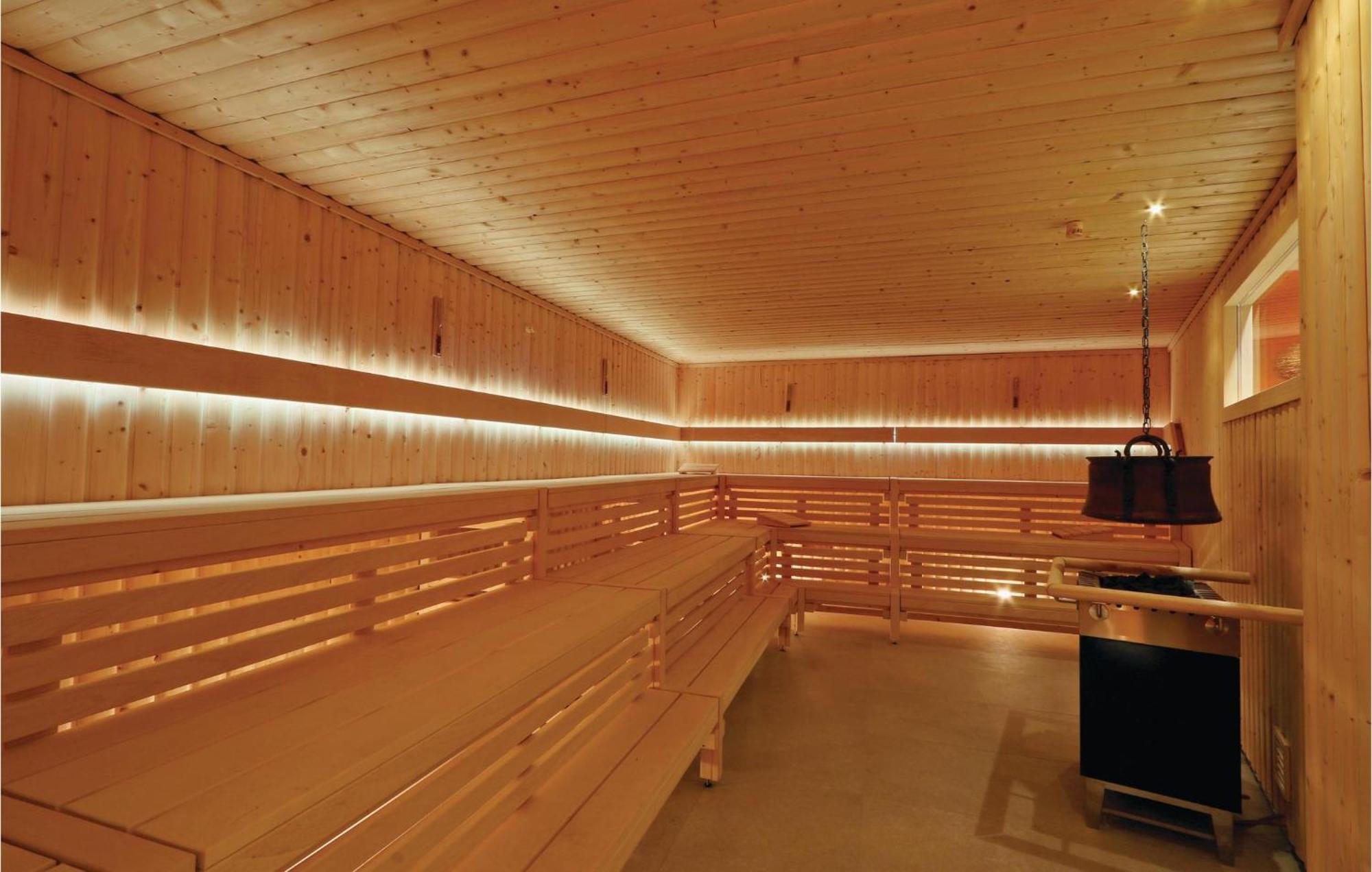 Amazing Apartment In Luebeck Travemuende With Sauna Exteriör bild